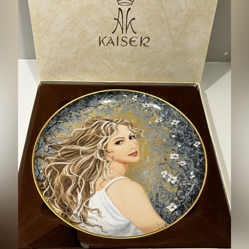 Kaiser Romantic Portraits “Camellia” Collector Plate Vintage 1980s